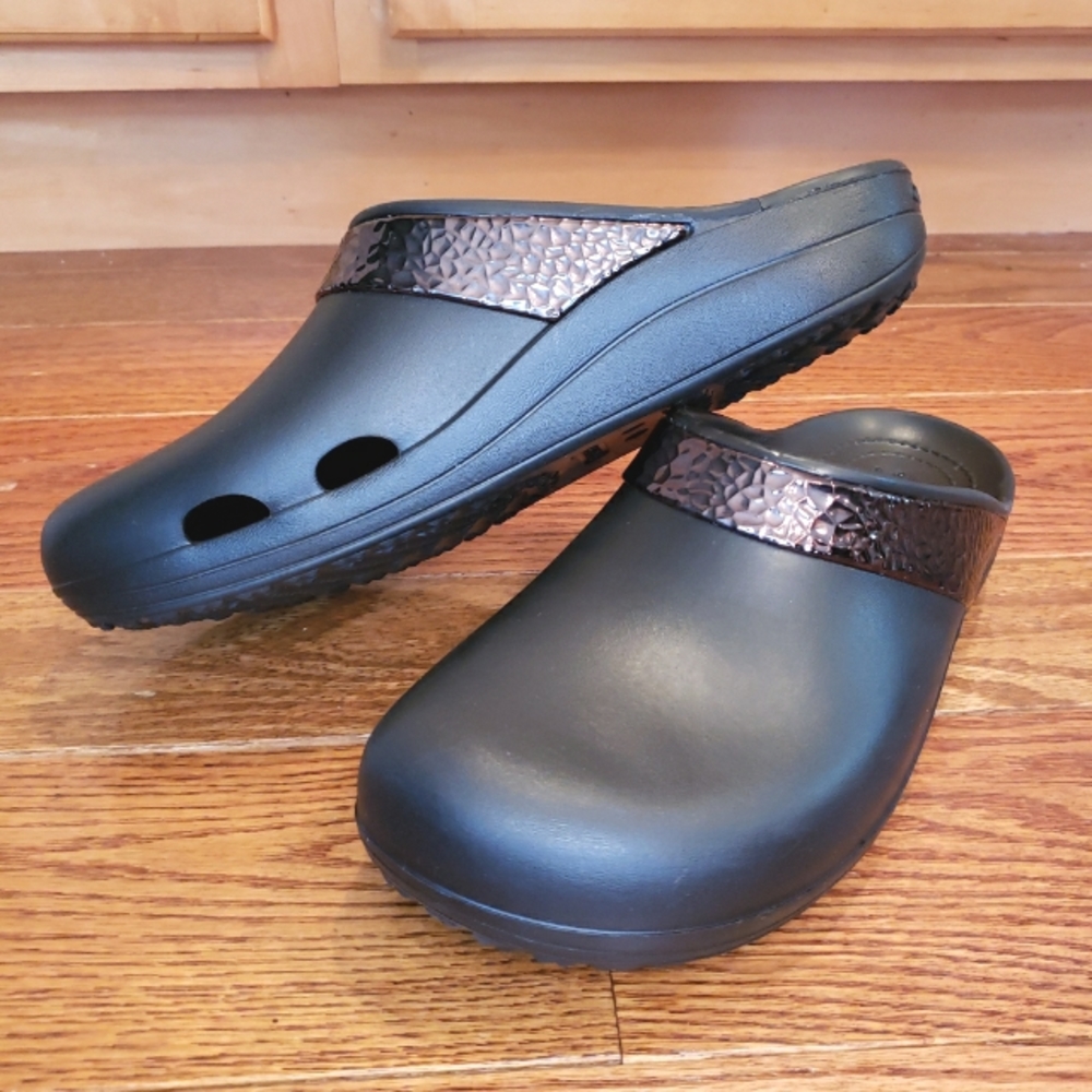 Crocs Sloane Hammered Metallic Clog Black Women's Size 9